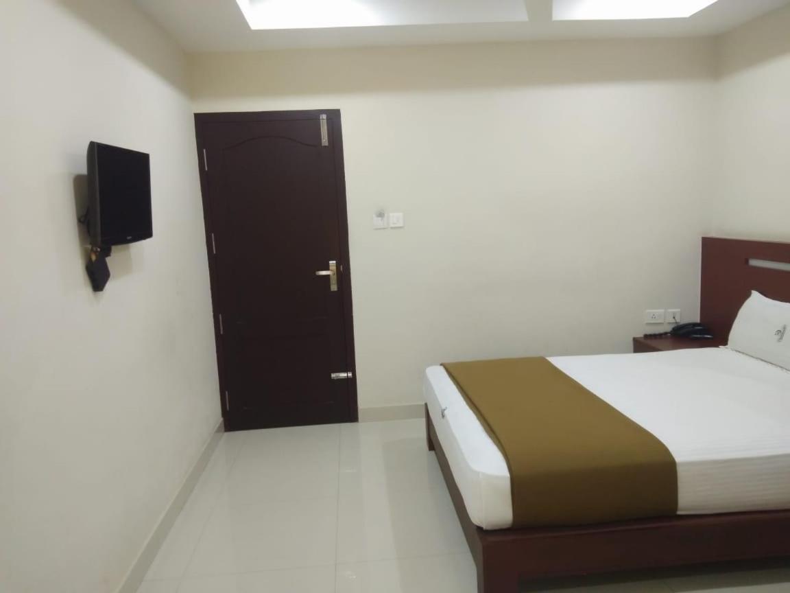 Dream Land Residency Hotel Mananthavady Ngoại thất bức ảnh